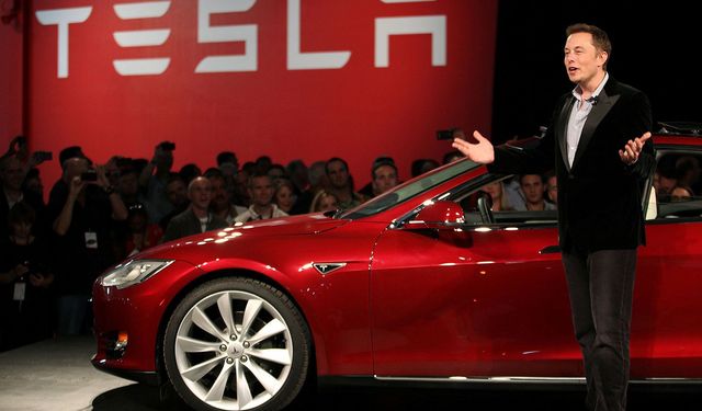 Musk, 'insansı robot' için tarih verdi: Tesla hisseleri fırladı