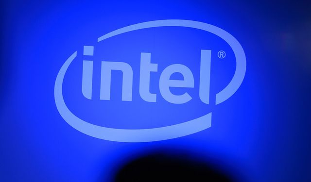 Intel hisselerinde tarihi çöküş: Bir günde yüzde 26 değer kaybetti